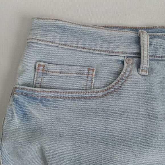Sofía Jeans by Sofia Vergara Light Wash Distressed Denim Shorts Women's Size 20 - Picture 10 of 12